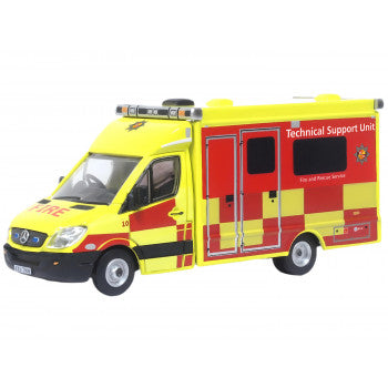 Oxford Diecast 76MA008 - Mercedes Bedfordshire Fire & Rescue Service