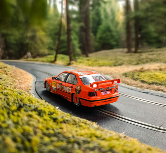Scalextric C4624 - BMW 320i - STW 1996 - Jagermeister