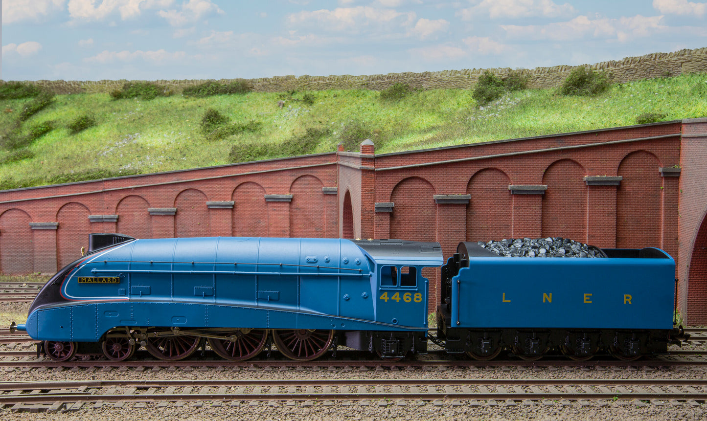 Hornby R3395TTS - Railroad LNER Class A4 'Mallard' No. 4468 TTS Sound (DCC Fitted)