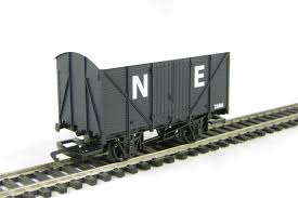 Hornby R6422 - Closed Van