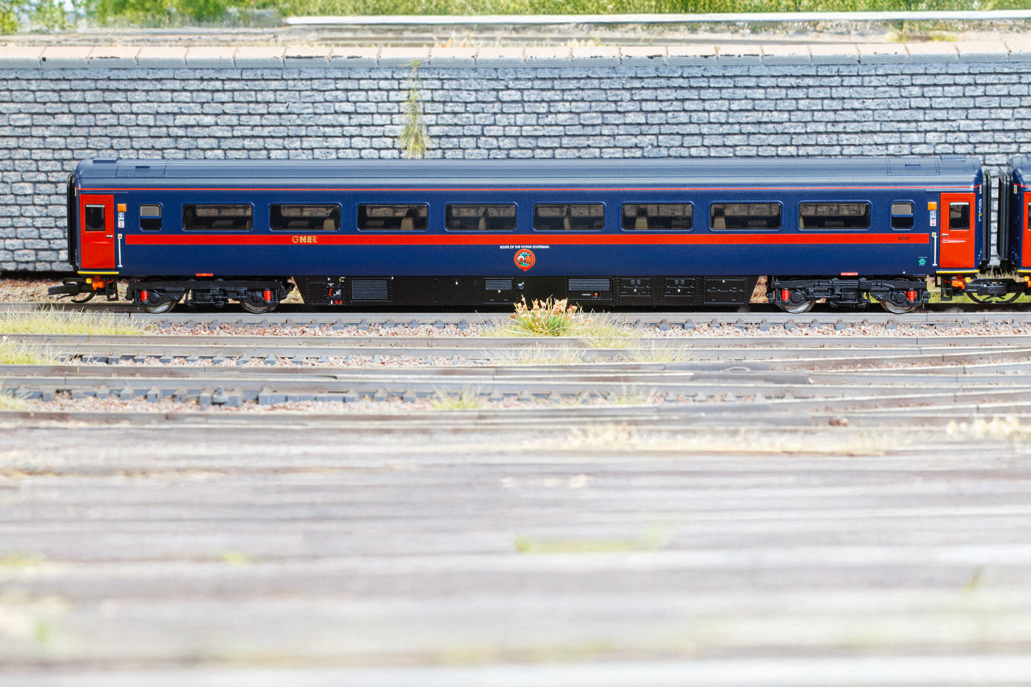 Hornby TT4043C - GNER - HST - Mk3 - '42241' - Trailer Standard Coach