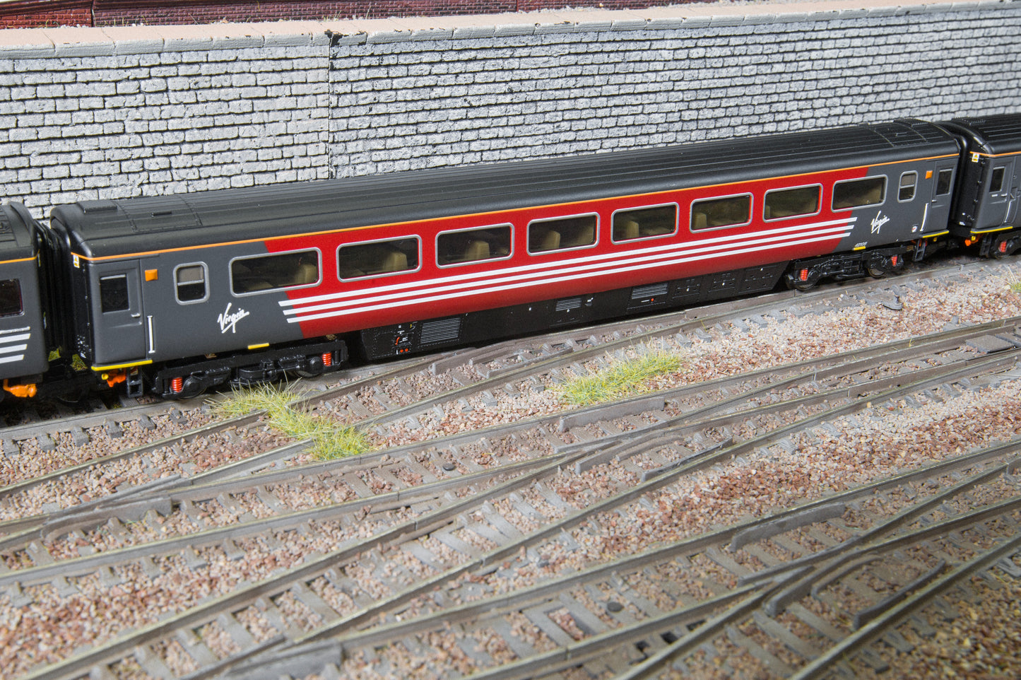 Hornby TT4047C - Virgin - HST - Mk3 - '42105' - Trailer Standard Coach