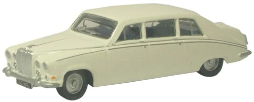 Oxford Diecast NDS001 - Old English White Daimler DS420