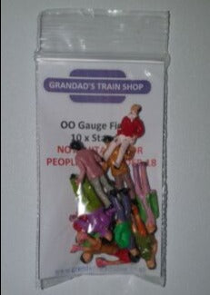 HO/OO Gauge Standing figures (Bag of 10)