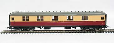 Hornby R4182 - BR 61ft 6in Corridor 1st Class Sleeper Coach 'E1268E'
