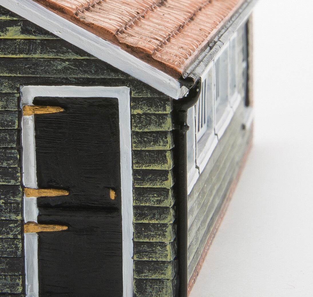 Hornby R9811 - Shiplap Lean To