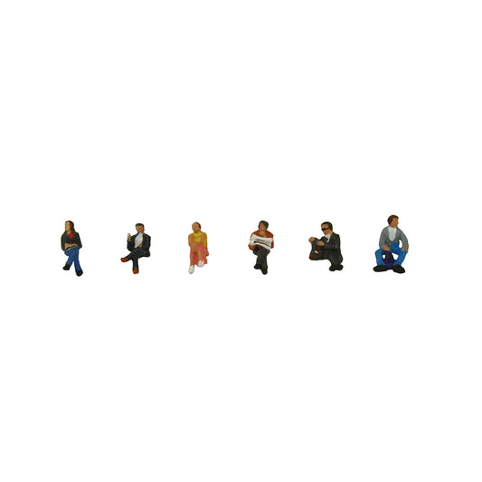 Graham Farish 379-305 - Station Passengers Sitting