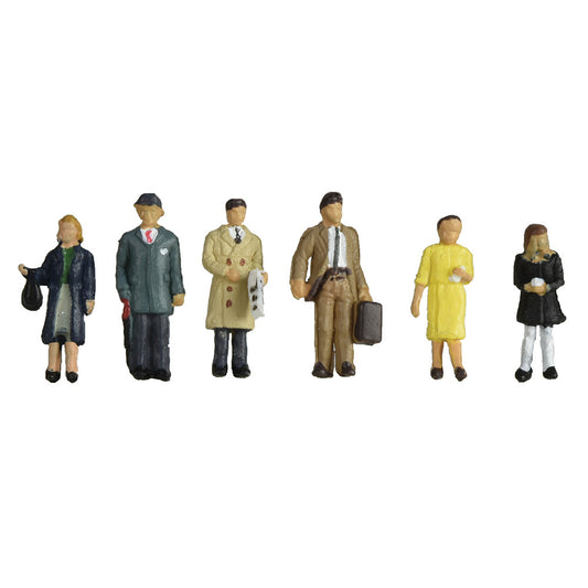 Graham Farish 379-315 - 1960s/'70s Standing Station Passengers