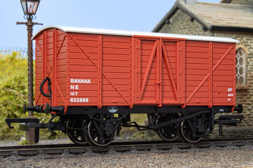 Oxford Rail 76BAN003C - GE Banana Van - LNER (post 1937) 632898