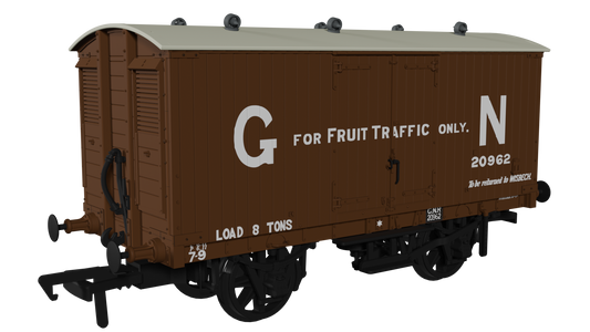 Rapido Trains UK 930005 - GNR 8 Ton Van – GN Fruit Livery No.20962
