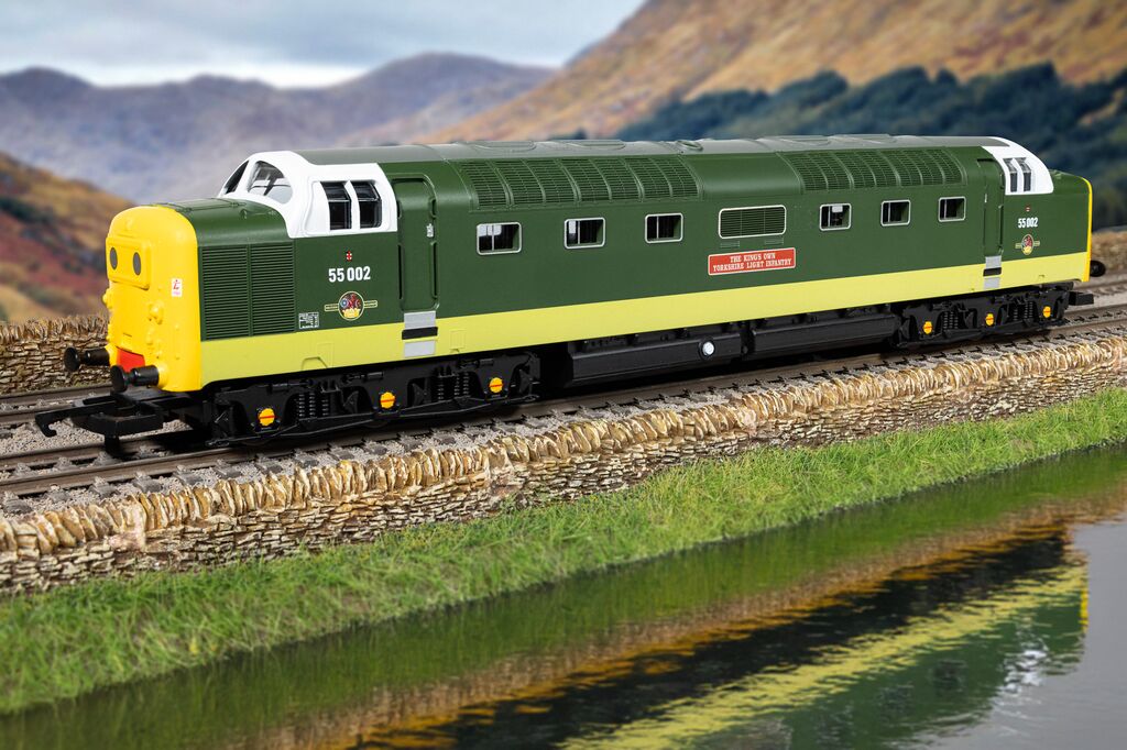 Hornby R30438TXS - RailRoad: Class 55 (Deltic) - BR - 55002 'The Kings own Yorkshire Light Infantry' (DCC Sound Fitted)