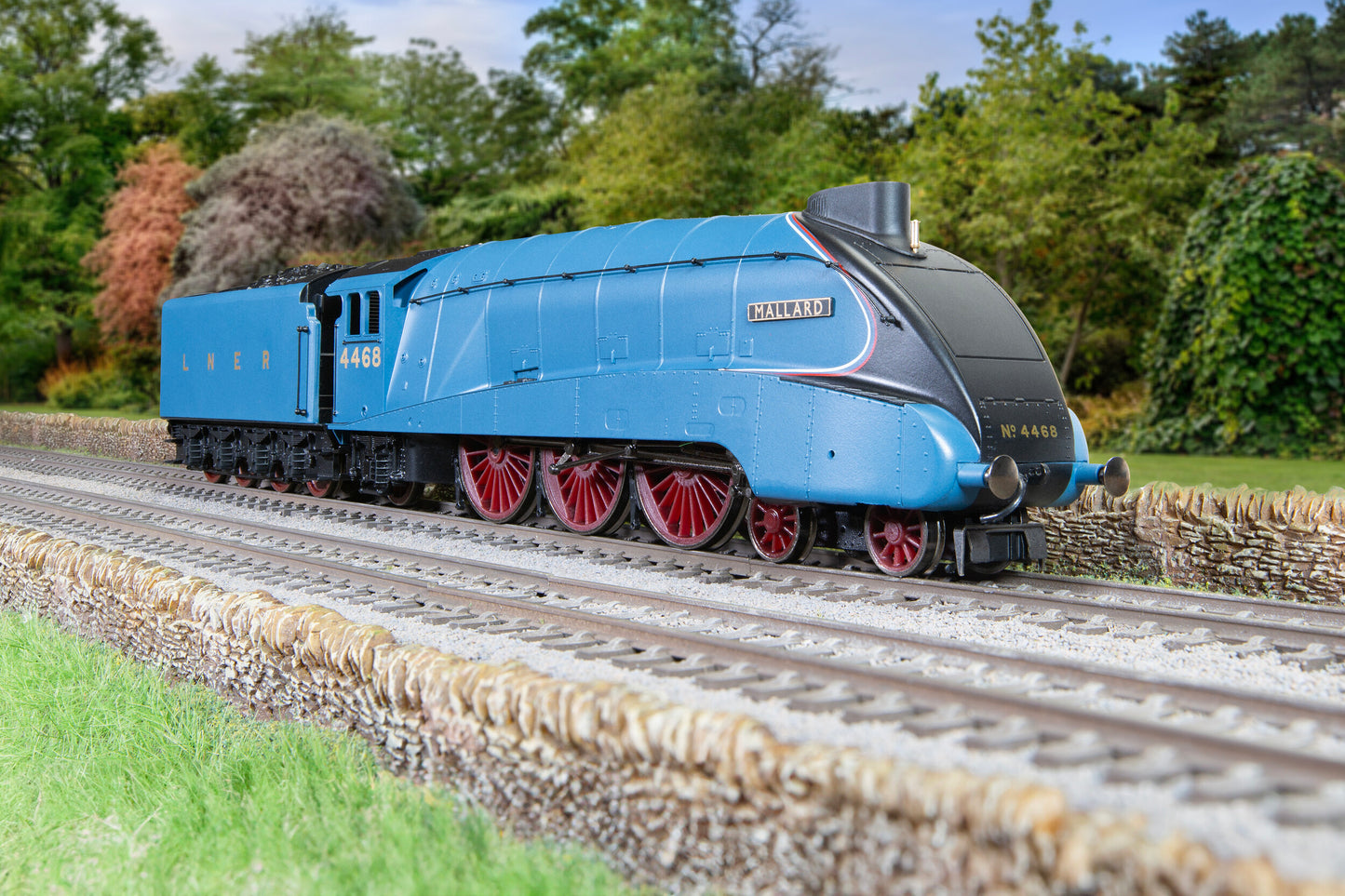Hornby R3395TTS - Railroad LNER Class A4 'Mallard' No. 4468 TTS Sound (DCC Fitted)