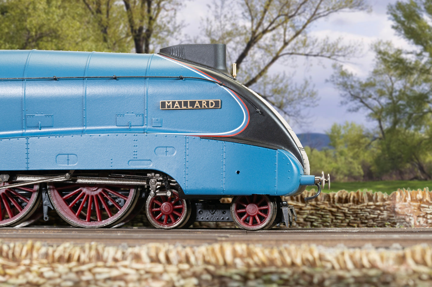 Hornby R3395TTS - Railroad LNER Class A4 'Mallard' No. 4468 TTS Sound (DCC Fitted)