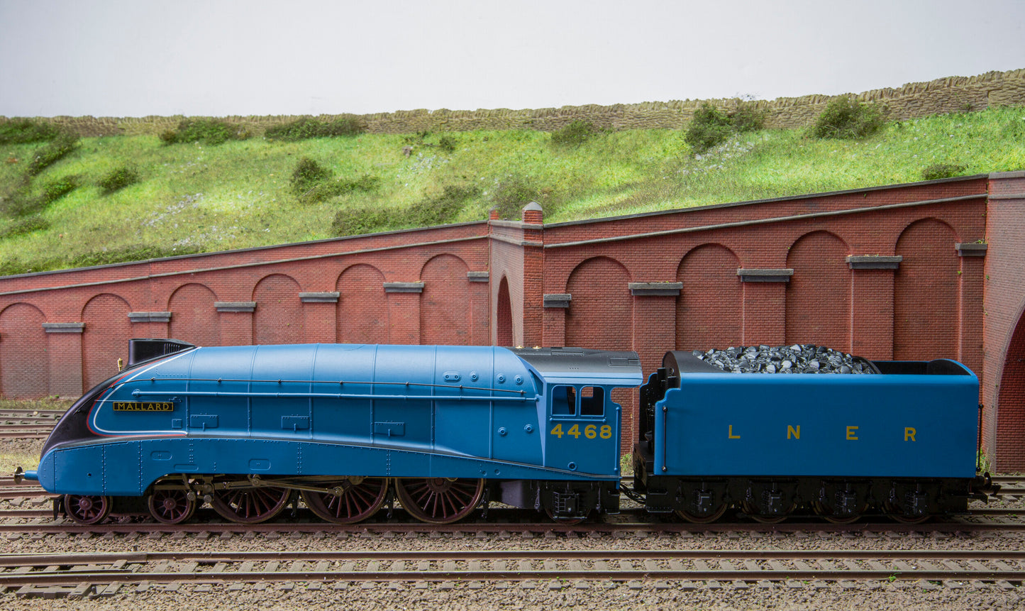 Hornby R3395TTS - Railroad LNER Class A4 'Mallard' No. 4468 TTS Sound (DCC Fitted)