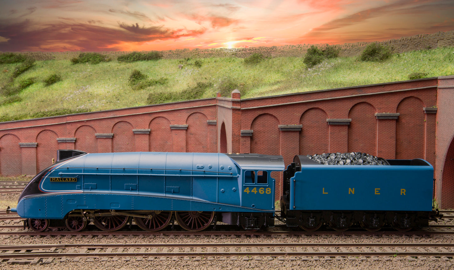 Hornby R3395TTS - Railroad LNER Class A4 'Mallard' No. 4468 TTS Sound (DCC Fitted)