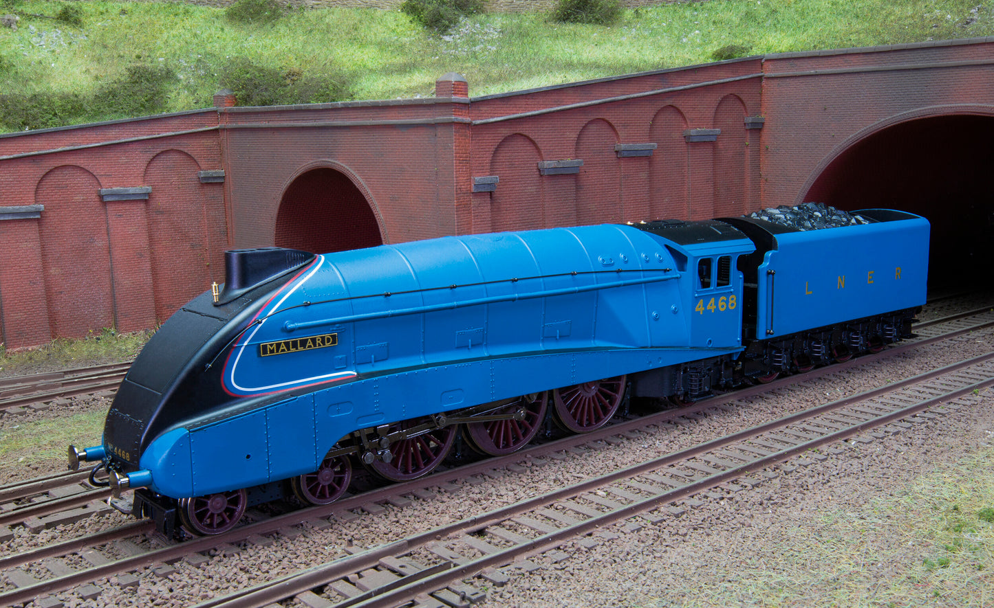 Hornby R3395TTS - Railroad LNER Class A4 'Mallard' No. 4468 TTS Sound (DCC Fitted)