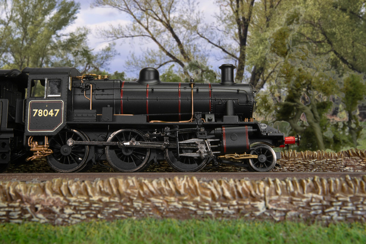 Hornby R3836 - Late BR Standard 2MT 2-6-0 No. 78047