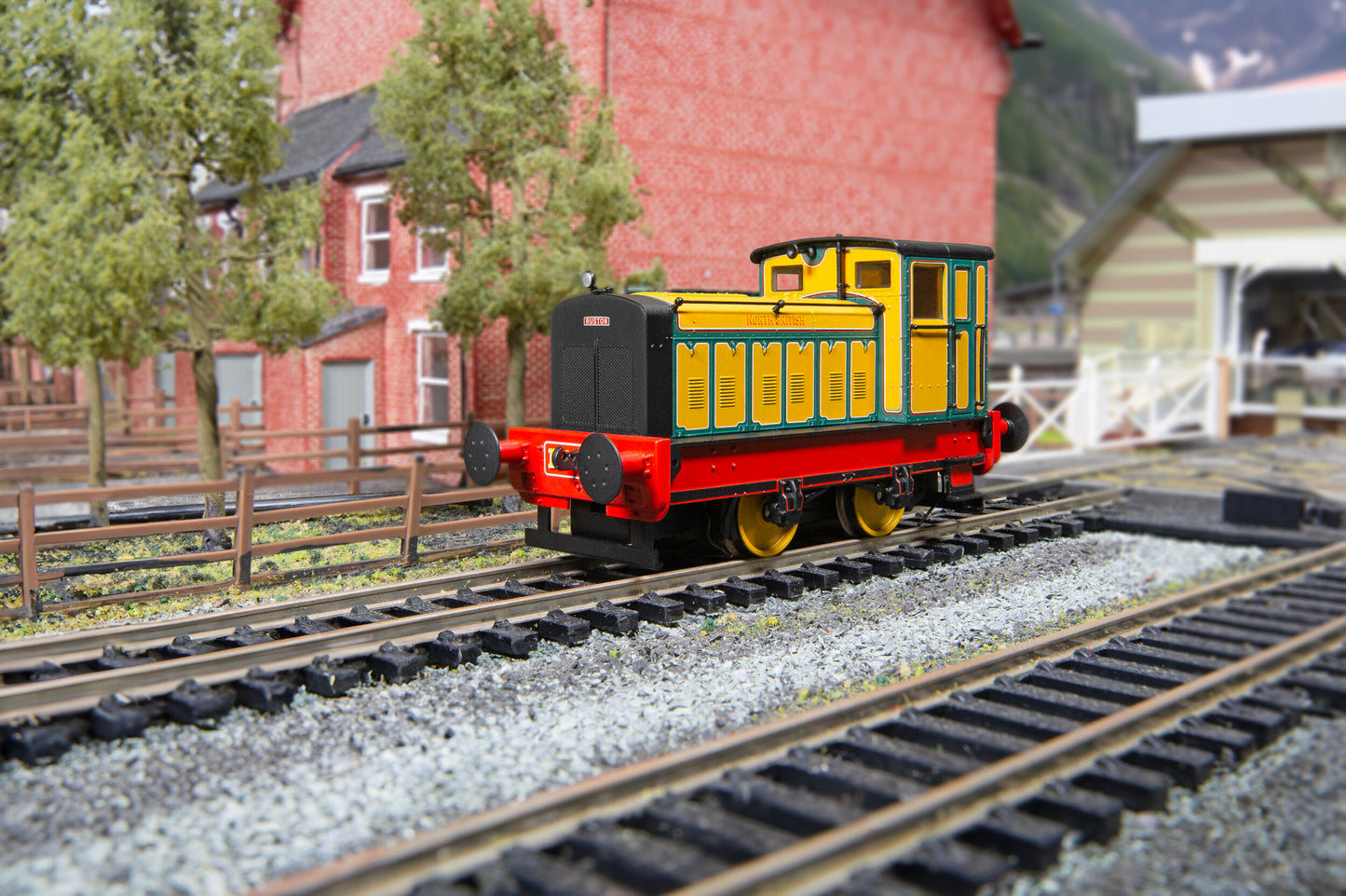 Hornby R3894 - North British Ruston & Hornsby 88DS 0-4-0 No.4