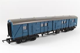 Hornby R4122 - BR (SR) Luggage Van 'S2390S'