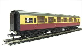 Hornby R4344B - BR Maunsell Corridor 1st Class Coach No. 'S 7408 S'