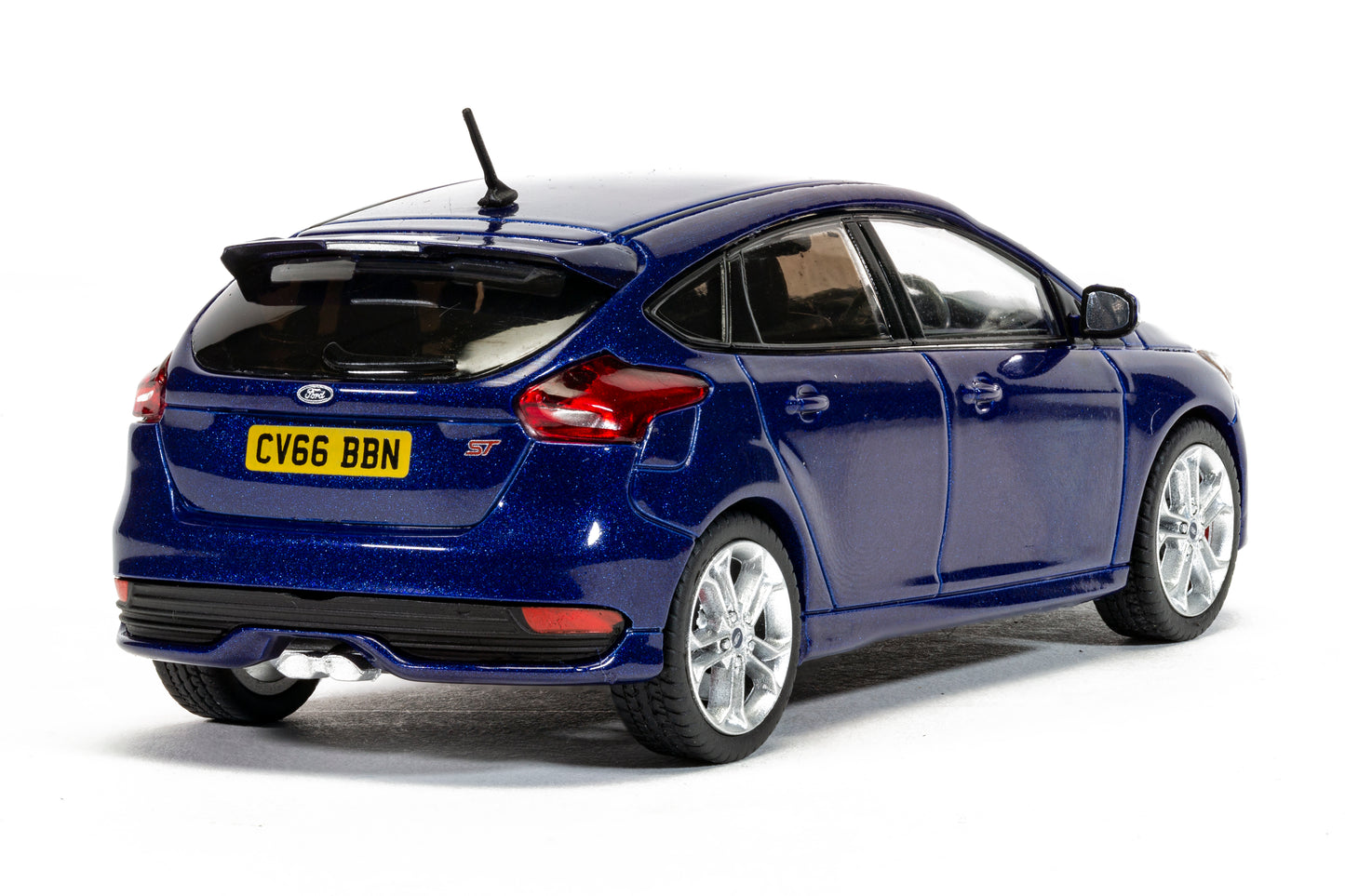 Corgi VA15307 - Ford Focus Mk3 ST, Deep Impact Blue