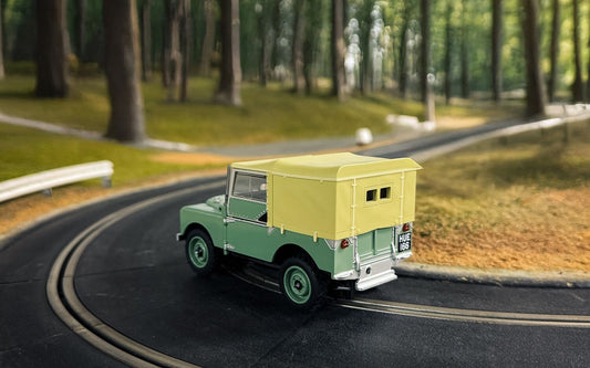 Scalextric C4600 - Land Rover Series 1 - HUE166