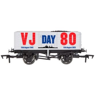 Dapol 4F-071-186 - 7 Plank Wagon VJ Day 80th Anniversary Navy
