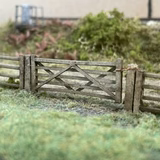Scale Model Scenery LX001 - OO Five-Bar Gates & Posts (Pack of 3) - OO Gauge