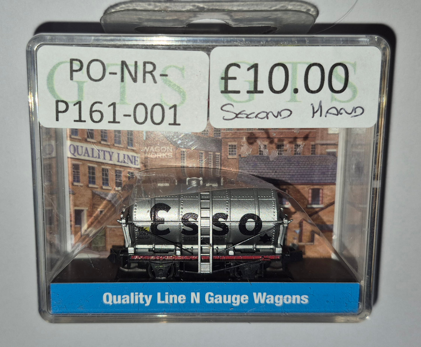 Peco NR-P161 - Esso Petrol Tank Wagon (PRE OWNED)
