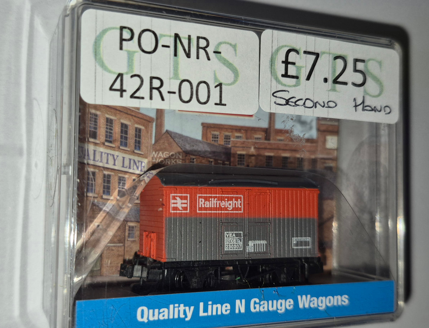 Peco NR-42R Box Van (PRE OWNED)