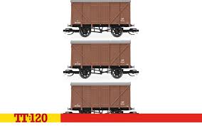 Hornby TT6044 - BR - Vent Van - Triple Pack