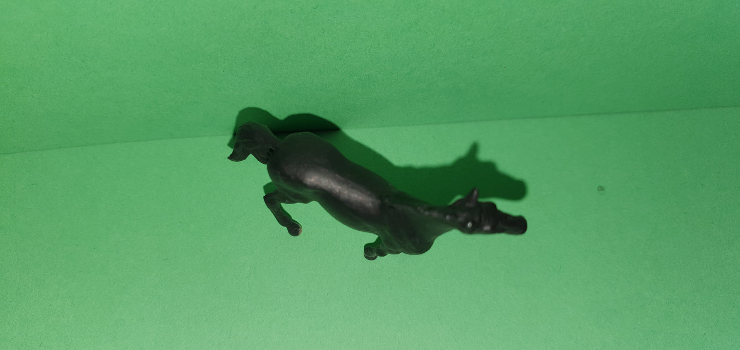 Standing Horse (Black)