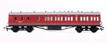 Dapol 4P-010-038 - Stanier 57ft Non Corridor Composite Coach Carmine Unlined M20550