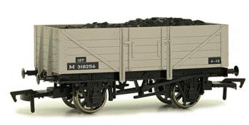 Dapol 4F-051-015 - BR 5 Plank Wagon M318256