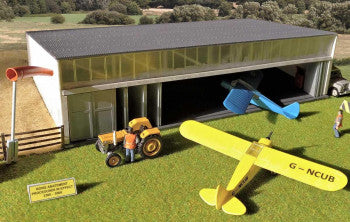 Gaugemaster GM445 - Fordhampton Airfield Hanger