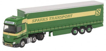 Oxford Diecast NMB006 - Mercedes Actros Curtainside Sparks